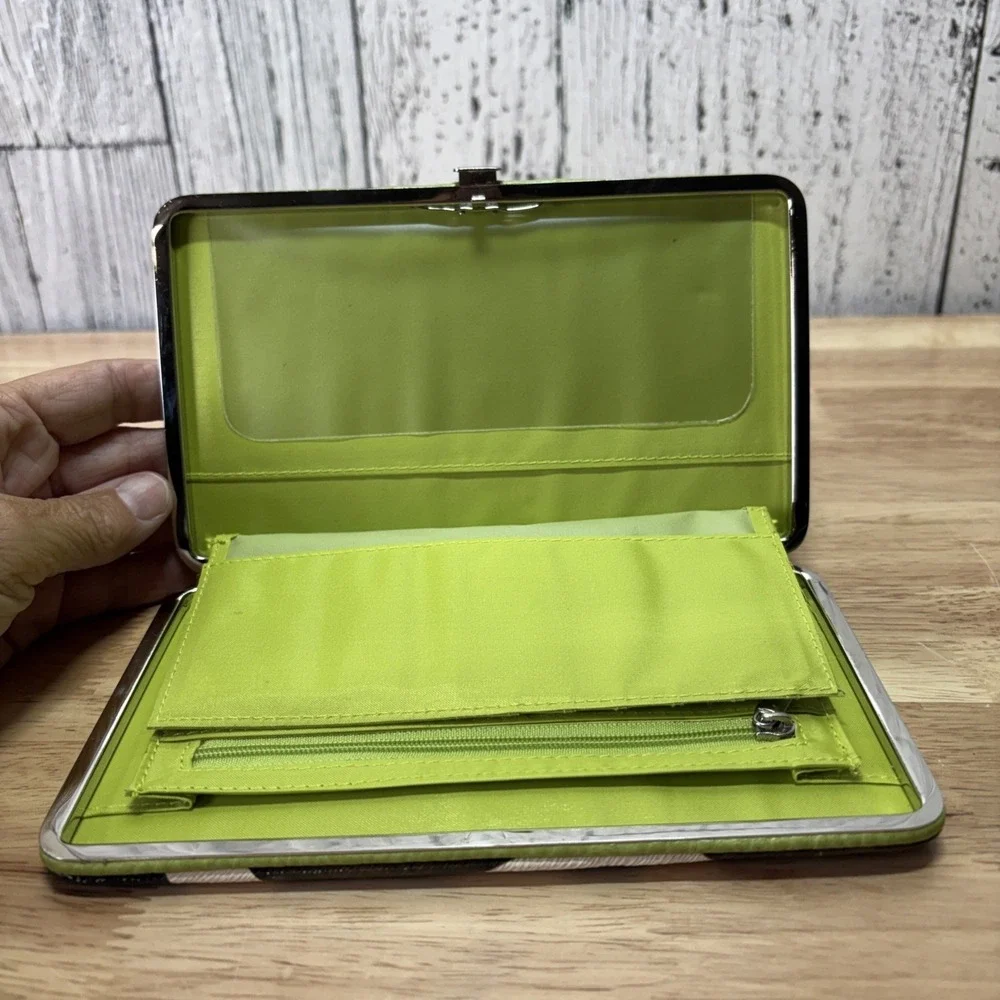 New Giraffe Print Hard Case Clutch Wallet Checkbook Credit Card Black Trim